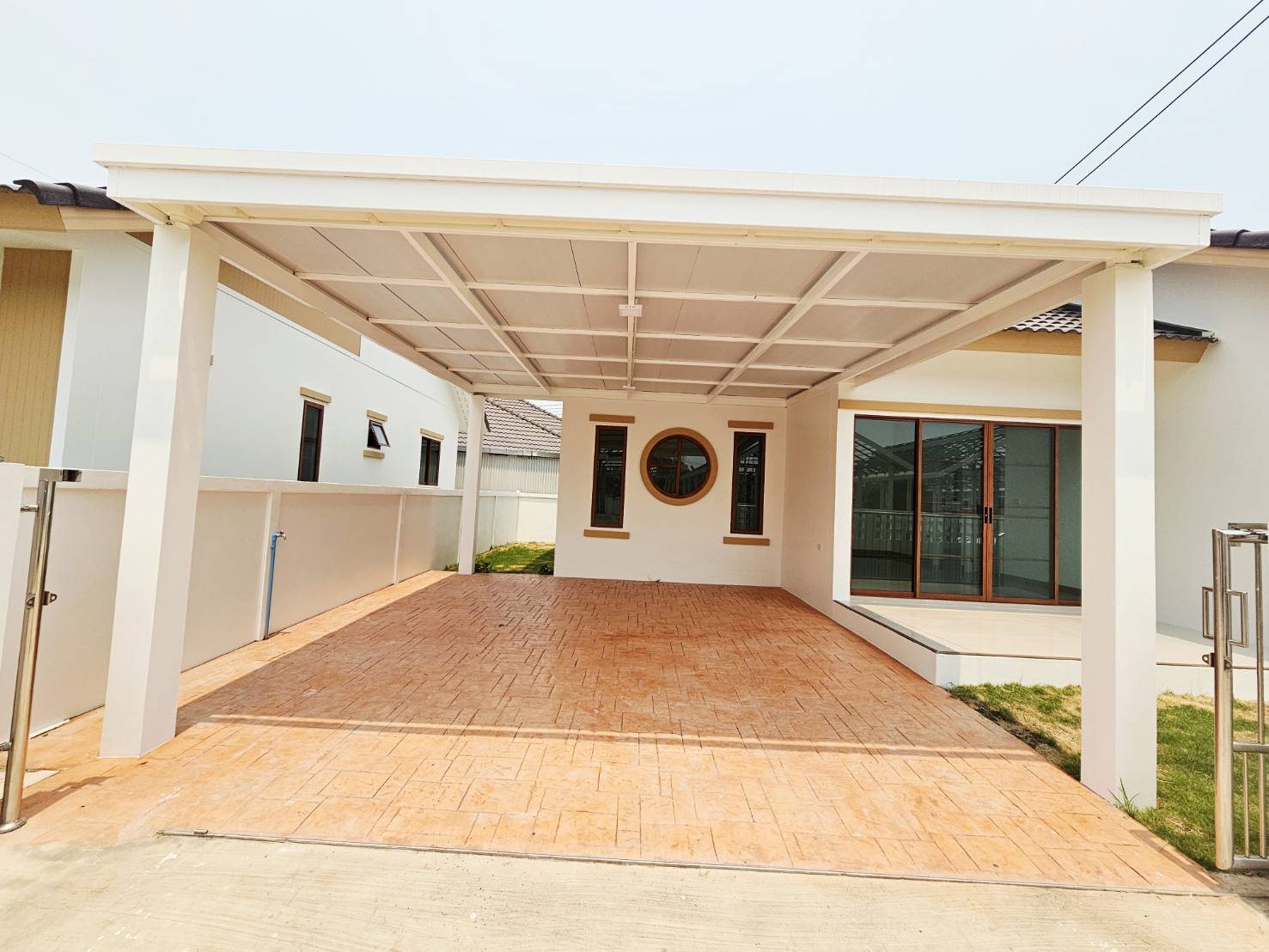 บ้านเดี่ยวสร้างใหม่ ลานหลังบ้านหลังคาคลุม โครงการหางดง เฟส 3 สันผักหวาน เชียงใหม่